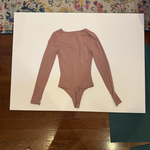 Babaton Long Sleeve Bodysuit XXS – Mauve Dusty Rose Minimalist Fit - Picture 4 of 4